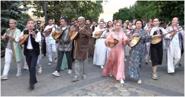 Алматыда домбыра күні аталып өтті